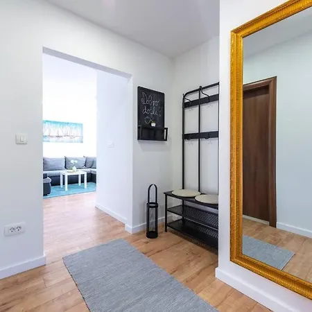 Апартаменты Stylish Penthouse With A Sea View Terrace