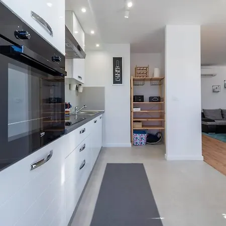 Апартаменты Stylish Penthouse With A Sea View Terrace *