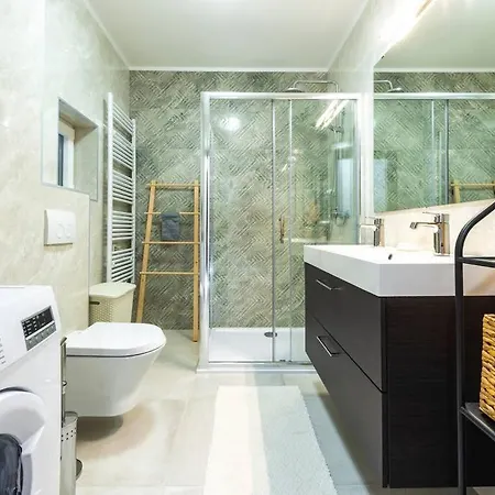 Апартаменты Stylish Penthouse With A Sea View Terrace